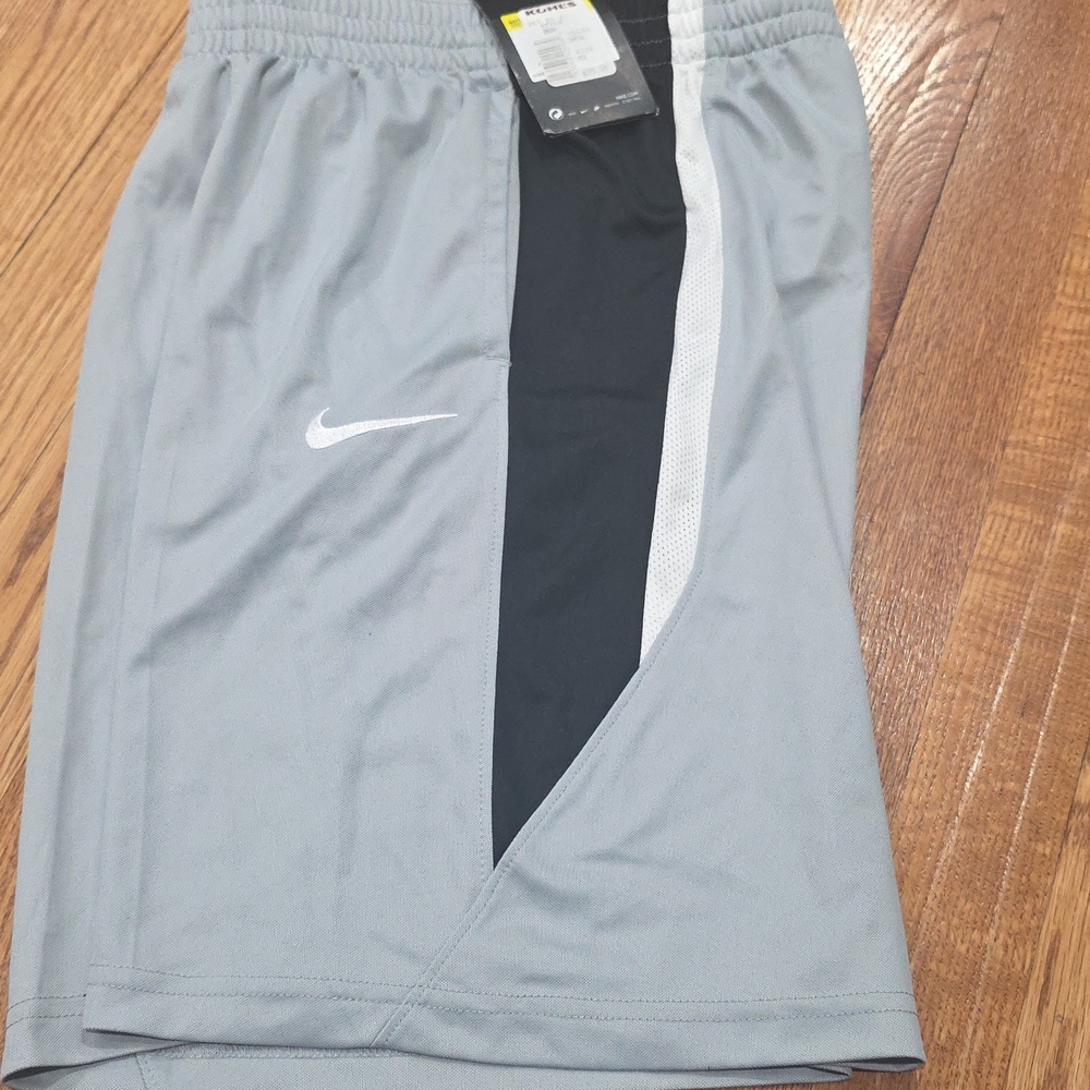 Nike shorts boys Size L